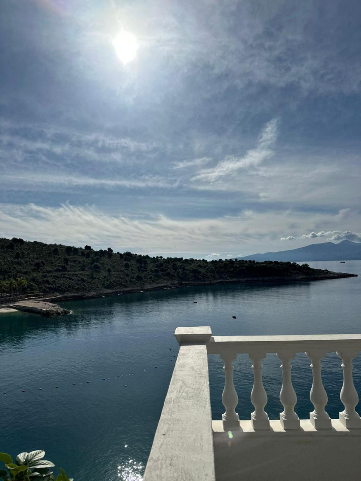 Luxury Villa Alisja Sarande With Private Beach ภายนอก รูปภาพ