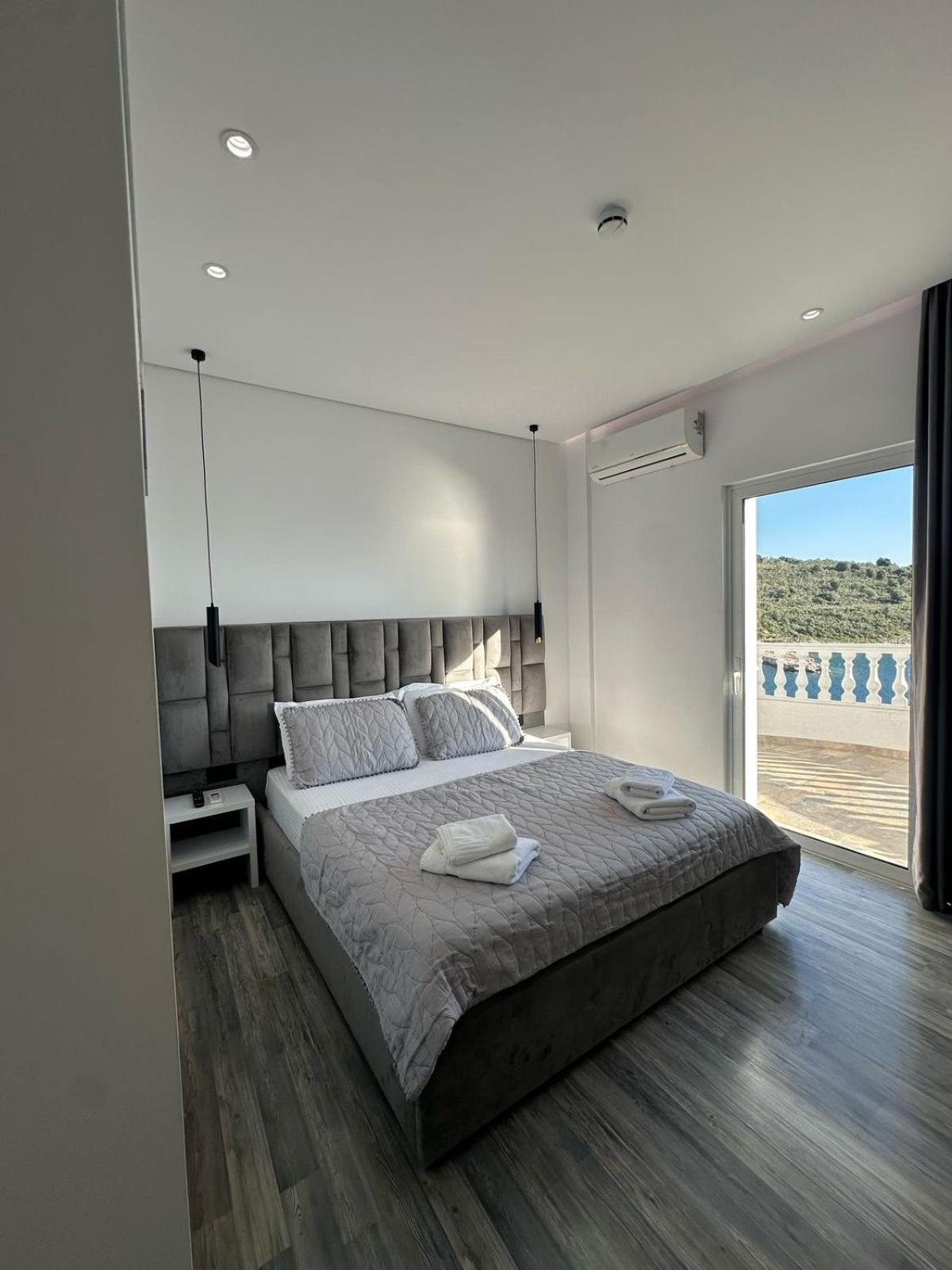 Luxury Villa Alisja Sarande With Private Beach ภายนอก รูปภาพ