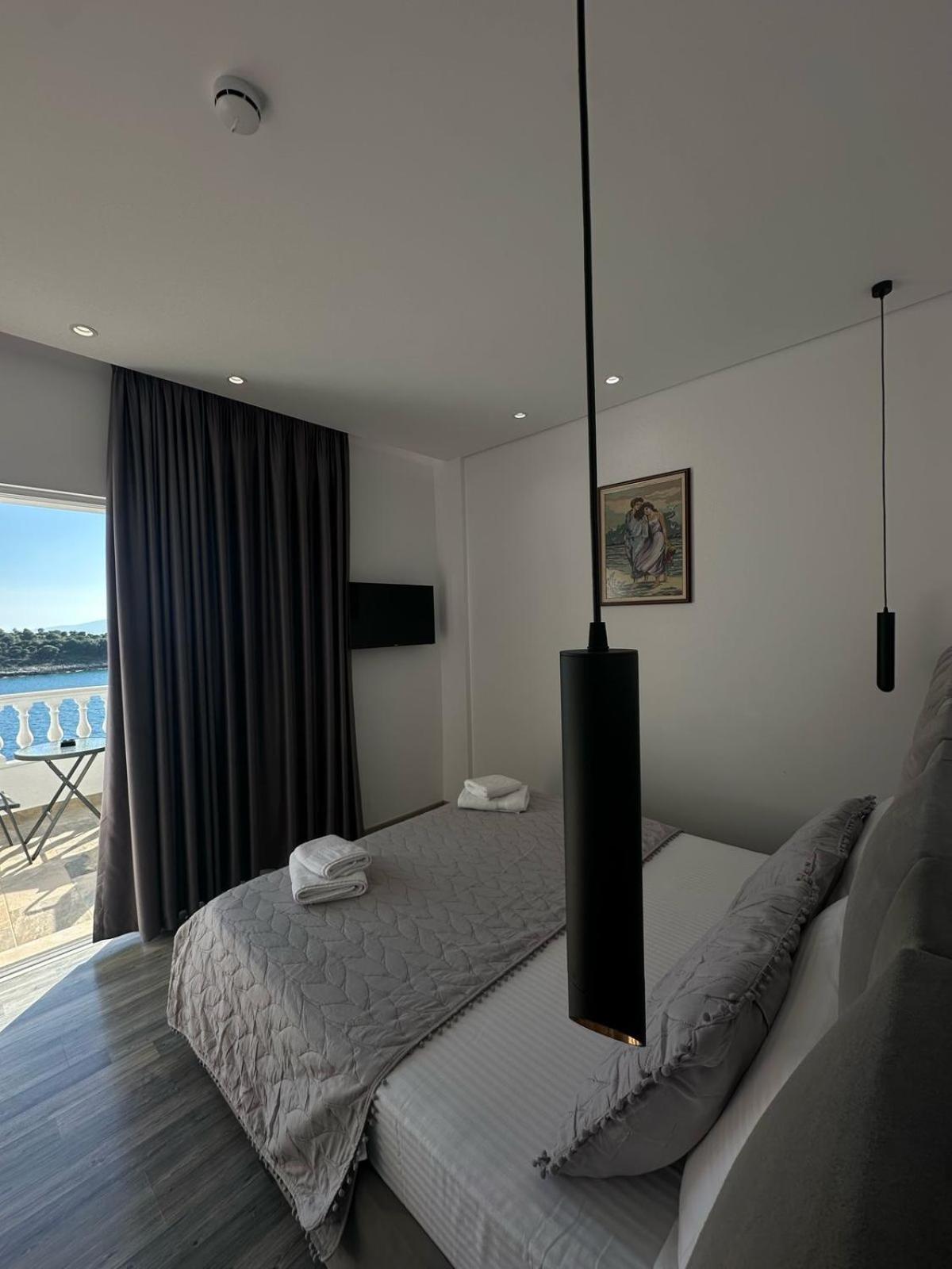 Luxury Villa Alisja Sarande With Private Beach ภายนอก รูปภาพ
