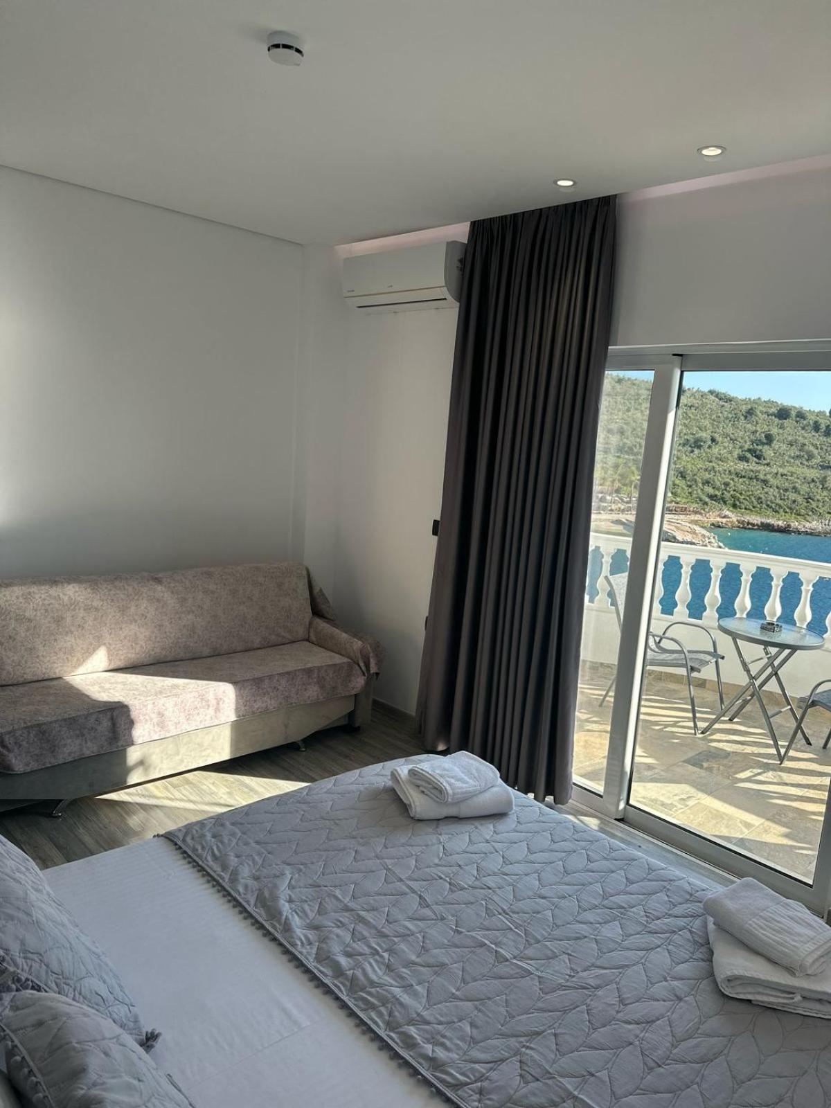 Luxury Villa Alisja Sarande With Private Beach ภายนอก รูปภาพ