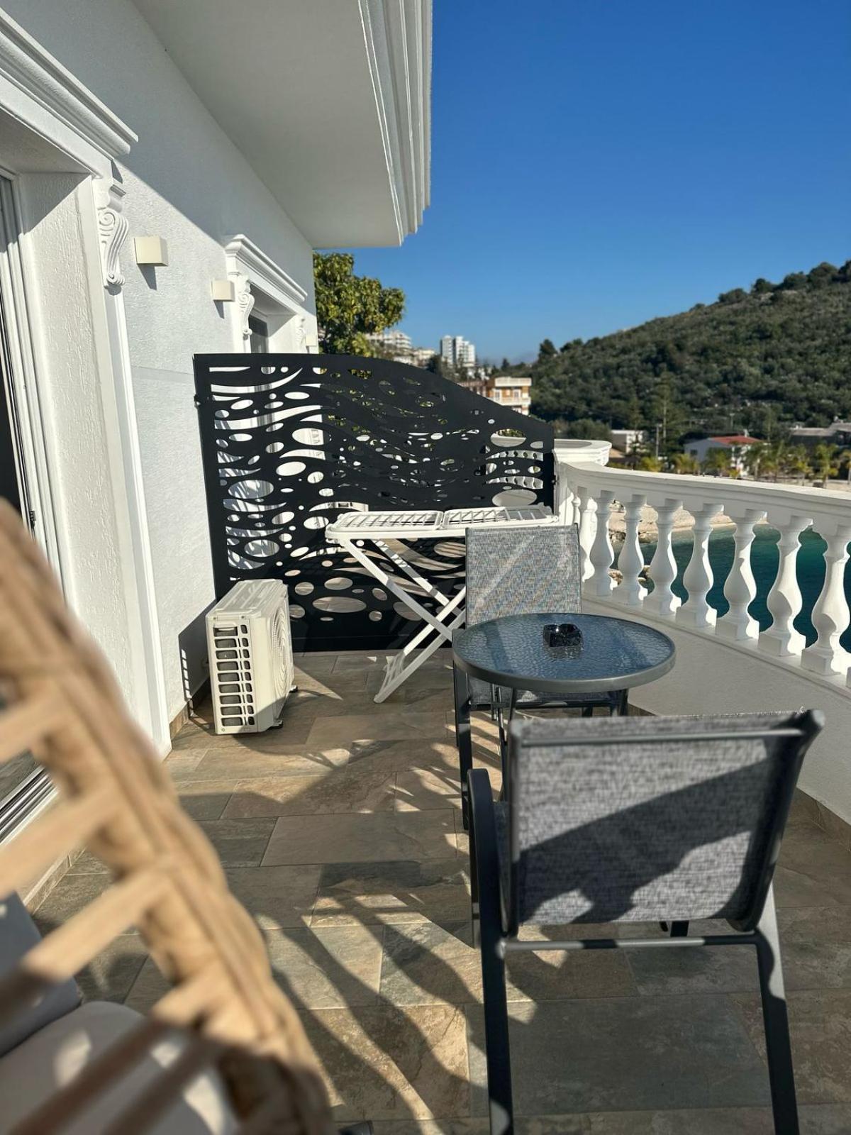 Luxury Villa Alisja Sarande With Private Beach ภายนอก รูปภาพ